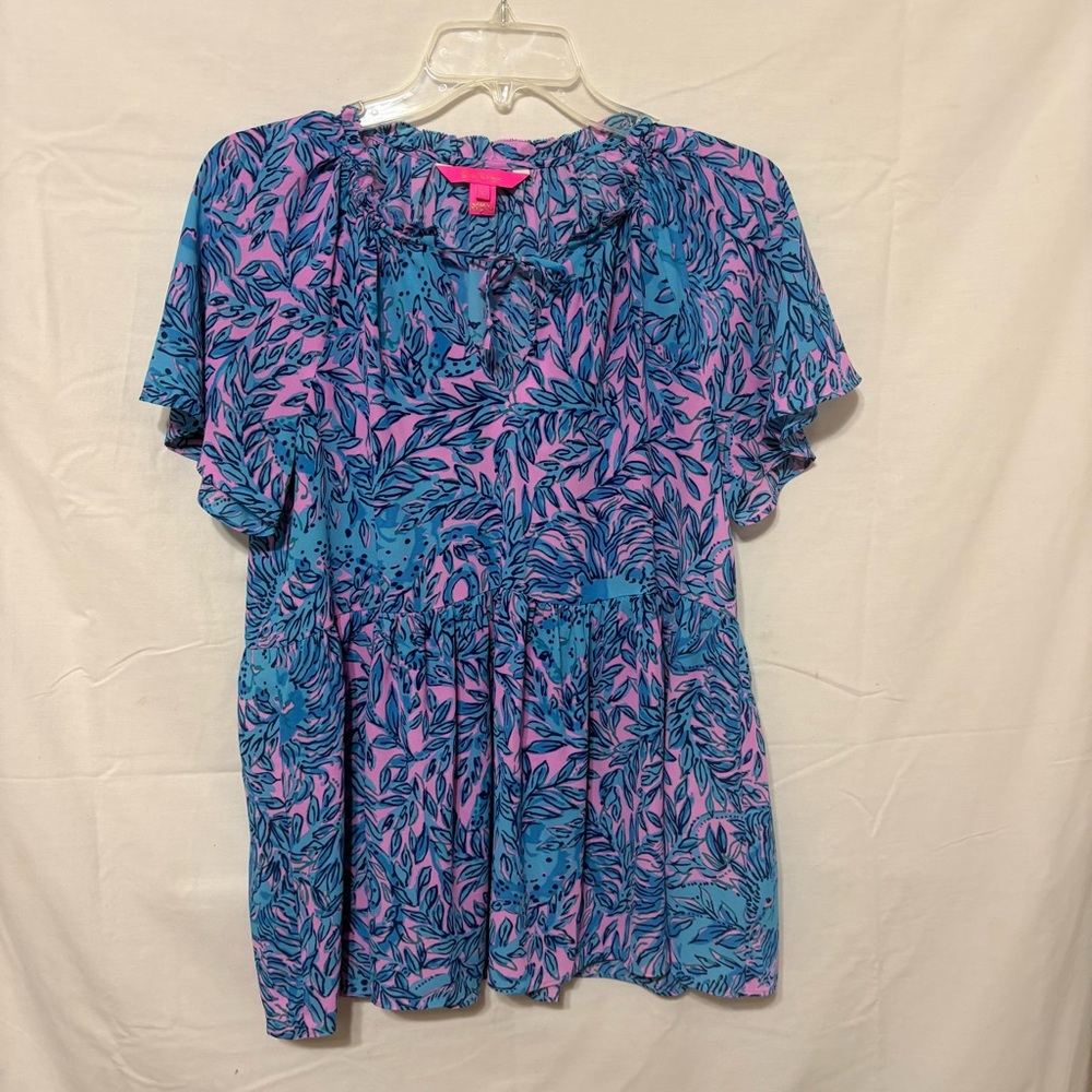 Lilly Pulitzer Zadie top featuring short flutter sleeves and a peplum silhouette - Picture 2 of 9
